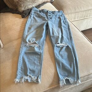 Stylish Light Blue Distressed Cropped Jeans
